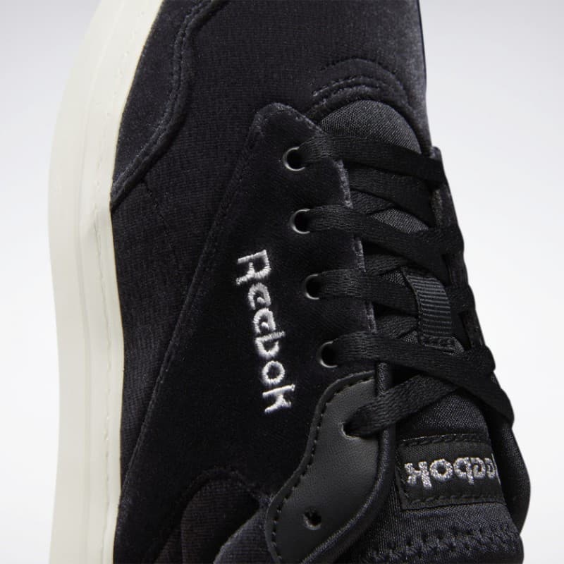 حذاء ريبوك رويال تيك للنساء لون أسود - Reebok Women's Royal Techque Shoes