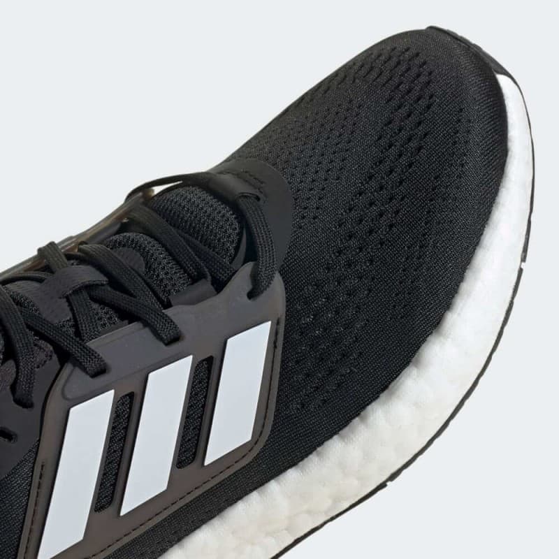 adidas Mens' Pureboost 22 Shoes - Black- حذاء اديداس بيور بوست 22 للرجال لون أسود ونعل أبيض