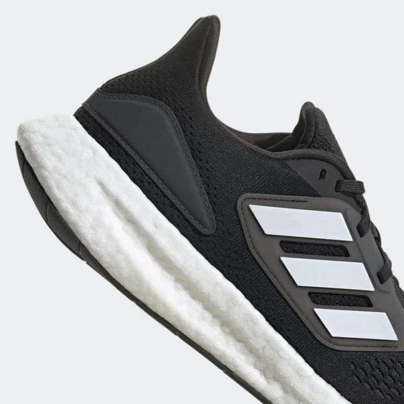 adidas Mens' Pureboost 22 Shoes - Black- حذاء اديداس بيور بوست 22 للرجال لون أسود ونعل أبيض