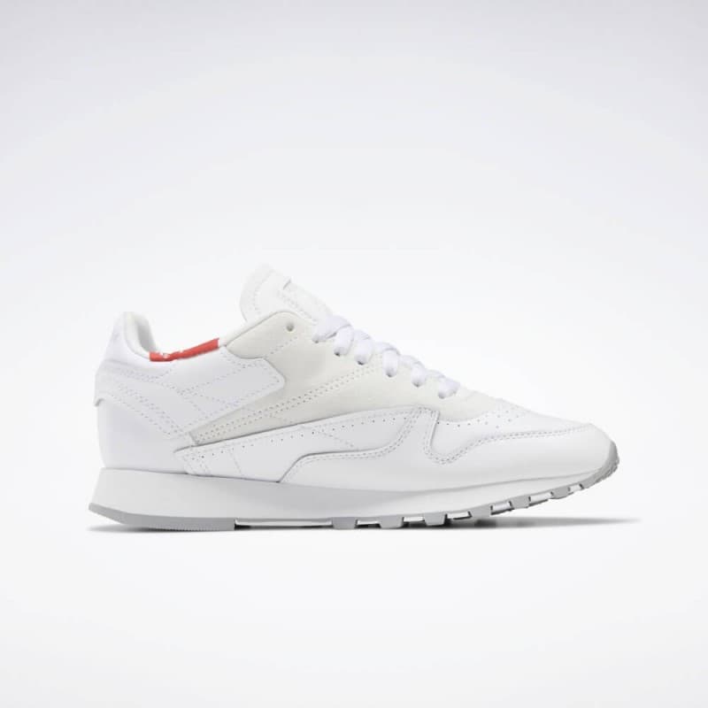 Reebok Women's Classic Leather Shoes - White- حذاء ريبوك كلاسيك جلدي للنساء لون أبيض
