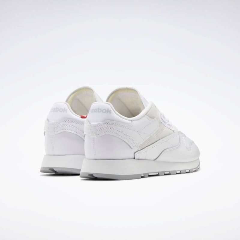 Reebok Women's Classic Leather Shoes - White- حذاء ريبوك كلاسيك جلدي للنساء لون أبيض