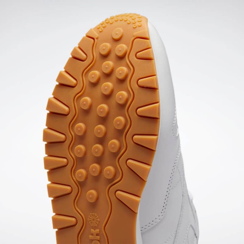 Reebok Unisex Classic Leather Shoes - حذاء ريبوك كلاسيك جلد للجنسين لون أبيض 