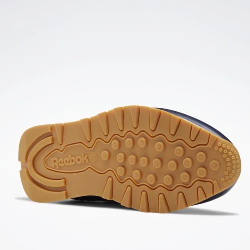 حذاء ريبوك كلاسيد ليذر للجنسين لون كحلي ونعل أبيض- Reebok Classic Leather Shoes