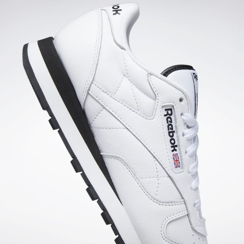 Reebok Unisex Classic Leather Shoes- حذاء ريبوك كلاسيك ليذر للجنسين لون أبيض