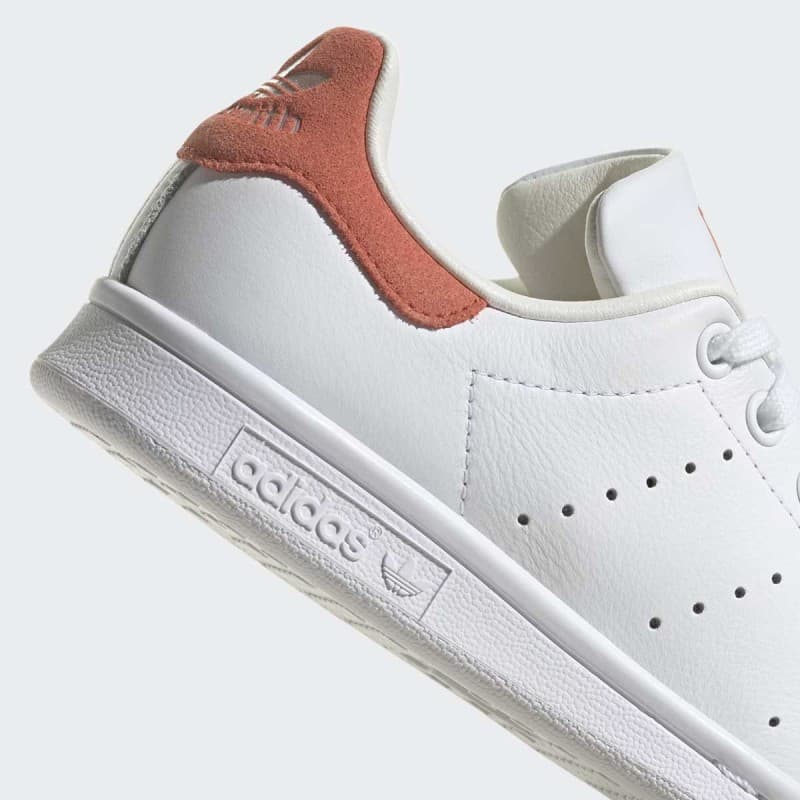 adidas Unisex Stan Smith Shoes - White- حذاء اديداس ستان سميث للجنسين لون أبيض 