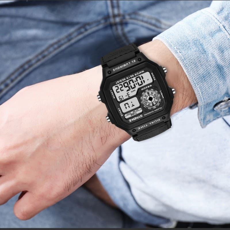 Men's Sport Waterproof Retro Digital Watch  - ساعة يد رقمية بثلاث شاشات جلد مطاط لون أسود 