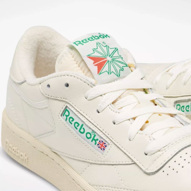 Reebok Unisex' Club C 85 Vintage Shoes - Chalk- حذاء ريبوك كلوب سي 85 فانتيج للجنسين لون أبيض طحيني