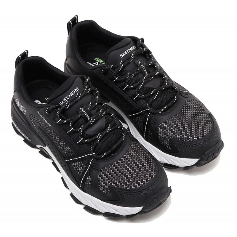 Skechers Men's Max Protect Shoes - حذاء سكيتشرز ماكس بروتيكت للرجال لون أسود وأبيض
