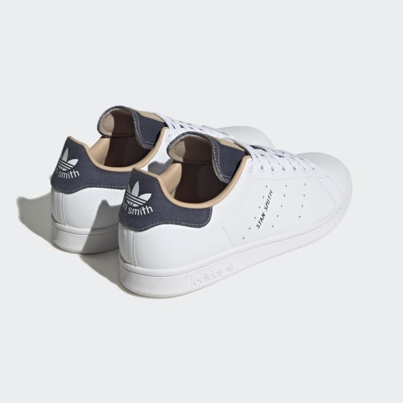 adidas Unisex Stan Smith Shoes - White- حذاء اديداس ستان سميث للجنسين لون أبيض 