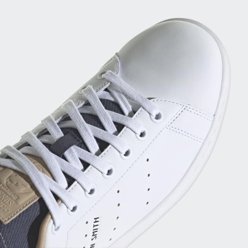 adidas Unisex Stan Smith Shoes - White- حذاء اديداس ستان سميث للجنسين لون أبيض 