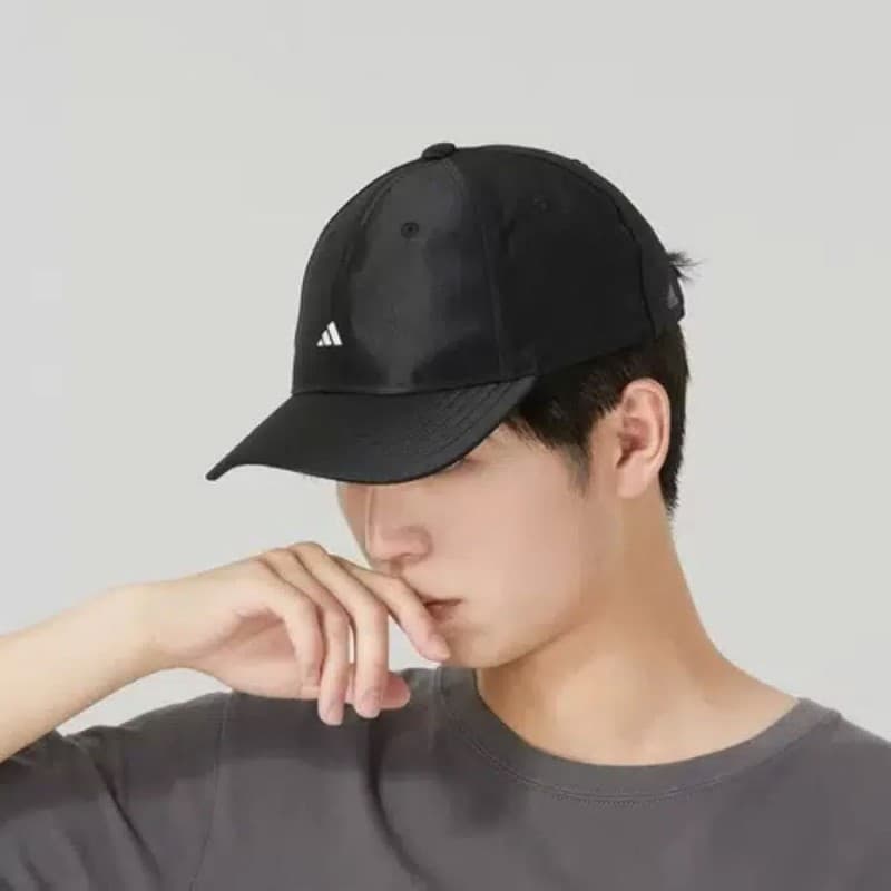adidas Unisex' Satin Baseball Cap - Black- طاقية اديداس ستين بيسبول للجنسين لون اسود