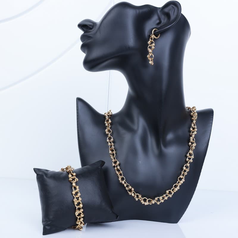 طقم اكسسوارات 3 قطع لون ذهبي بتصميم حلقات