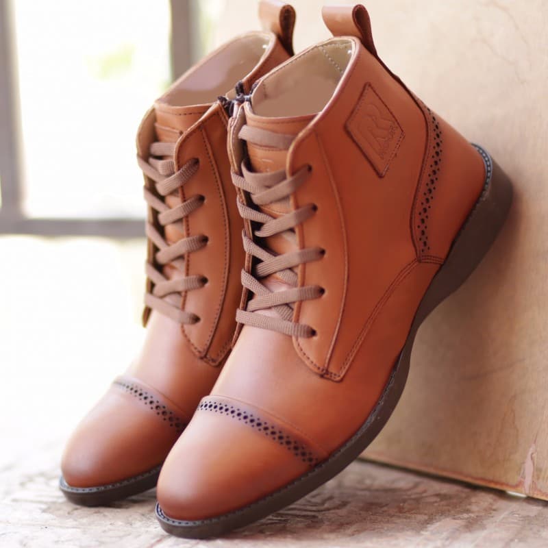 Rock boot 1452