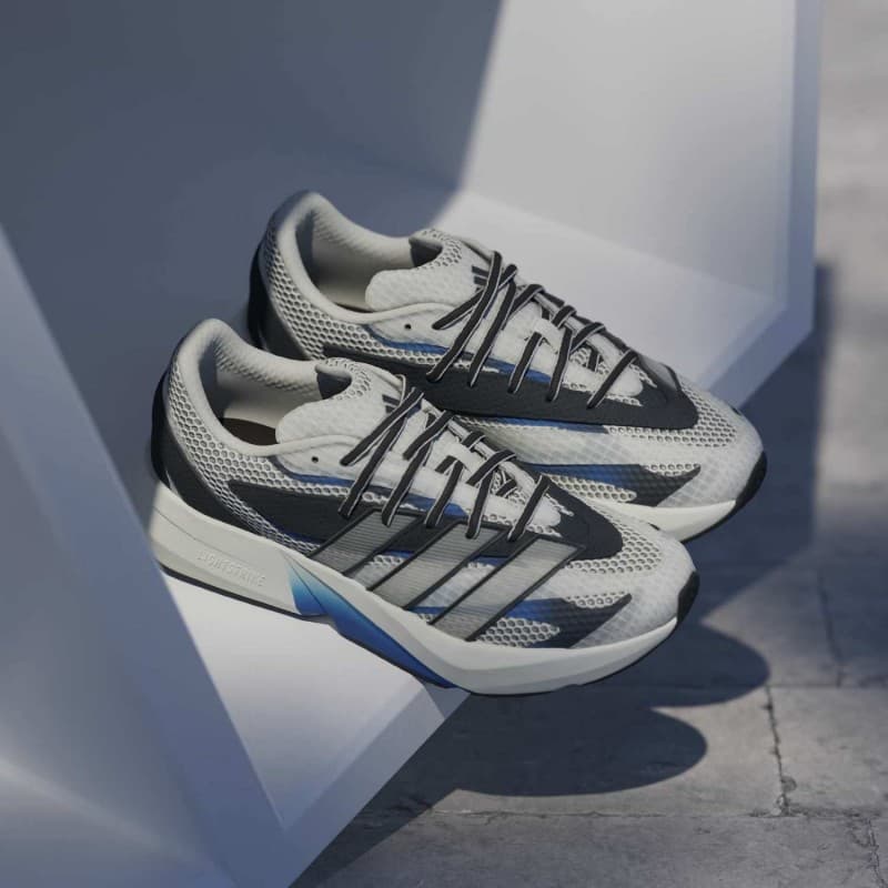 adidas Men's LIGHTBLAZE SNEAKERS - White