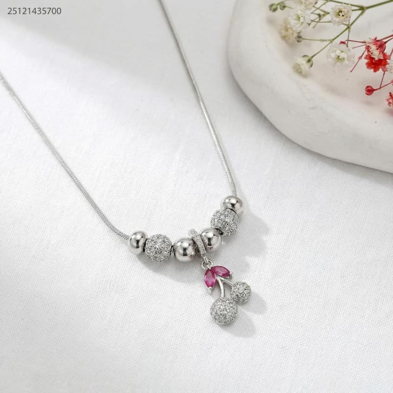 necklace لون فضي