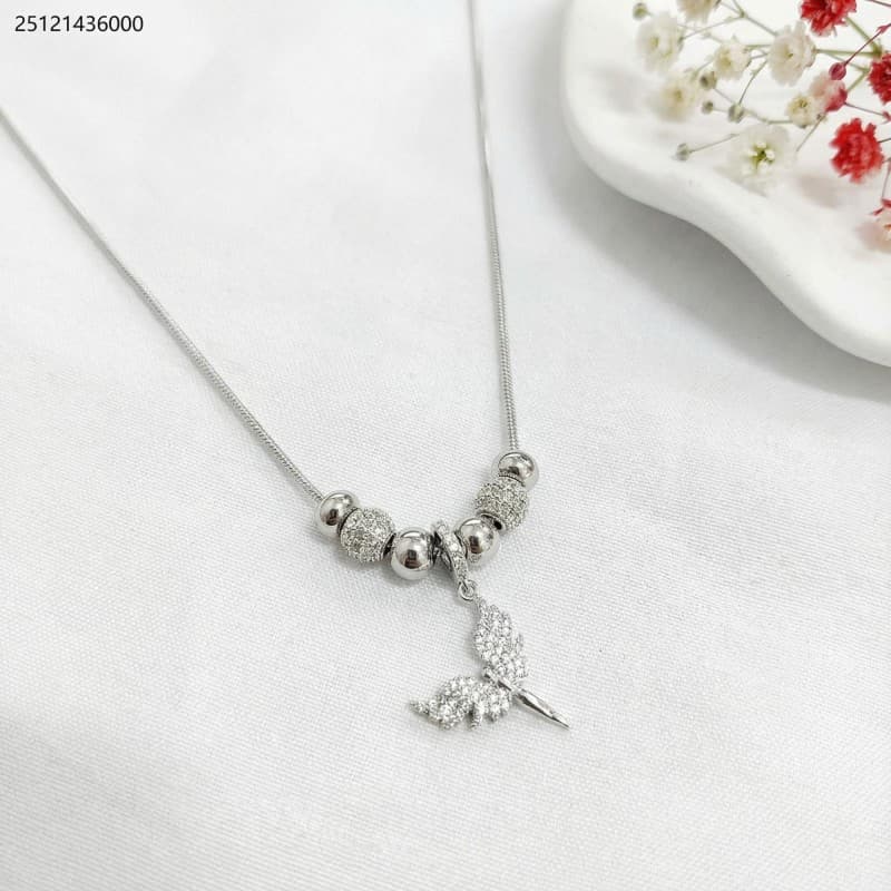 necklace لون فضي