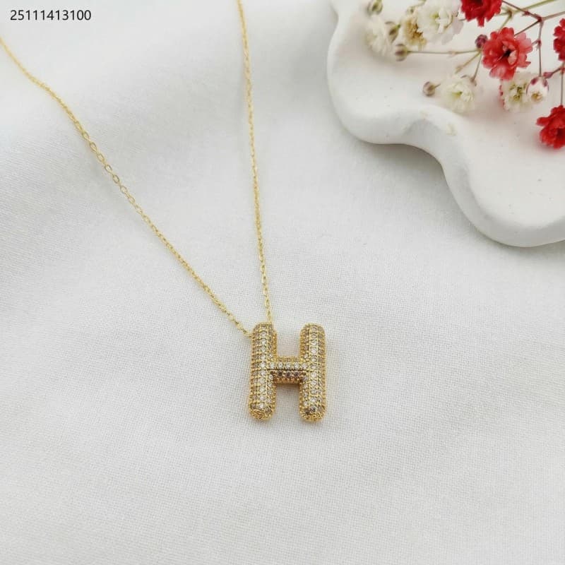 necklace لون ذهبي