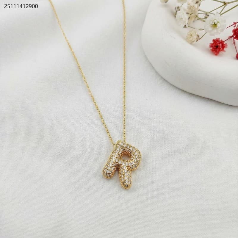 necklace لون ذهبي
