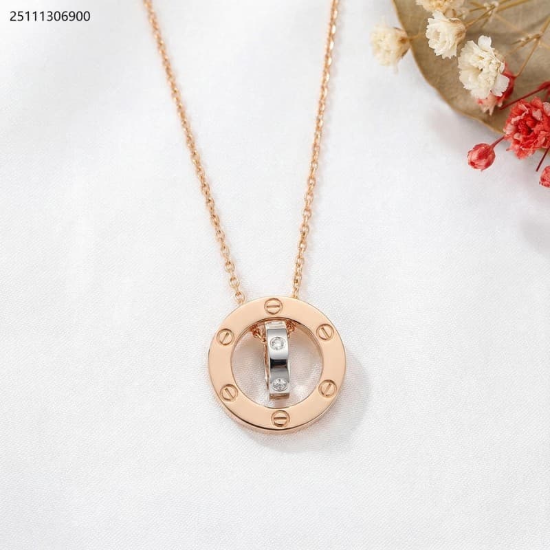 necklace لون ذهبي