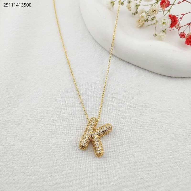 necklace لون ذهبي