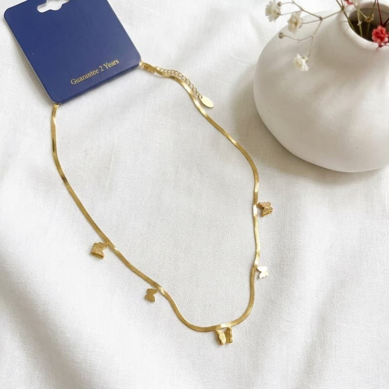 necklace لون ذهبي