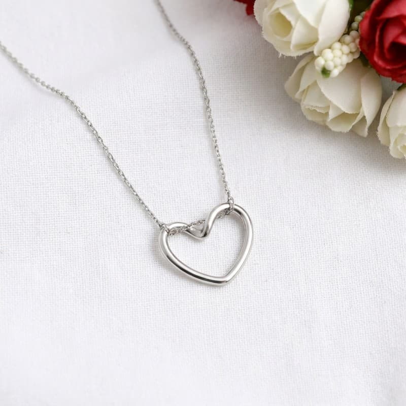 necklace لون فضي